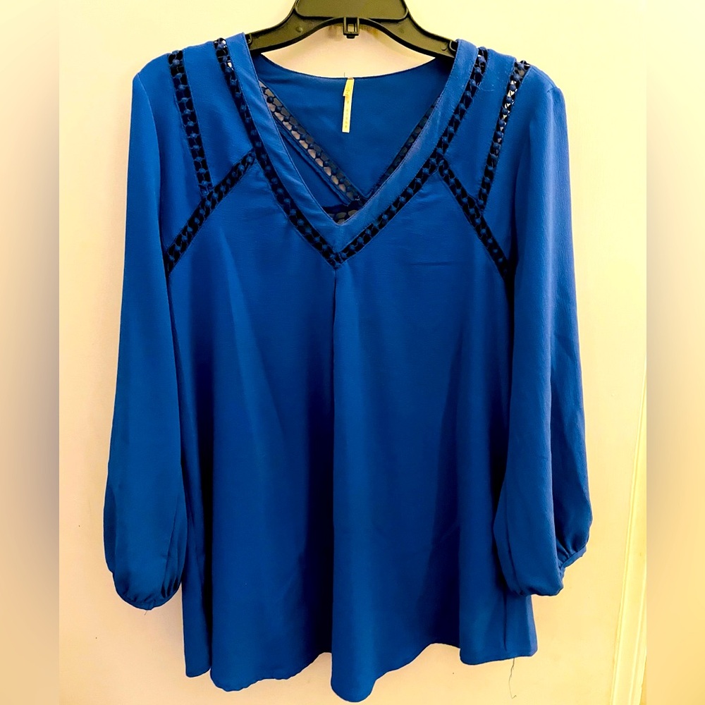 Blue v-neck long sleeve